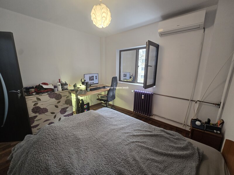 Gorjului, aproape de metrou, apartament 3 camere, 2 bai cu geam, bloc 1981.