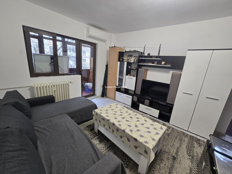 Gorjului, aproape de metrou, apartament 3 camere, 2 bai cu geam, bloc 1981.