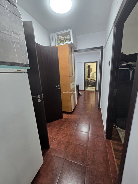 Gorjului, aproape de metrou, apartament 3 camere, 2 bai cu geam, bloc 1981.