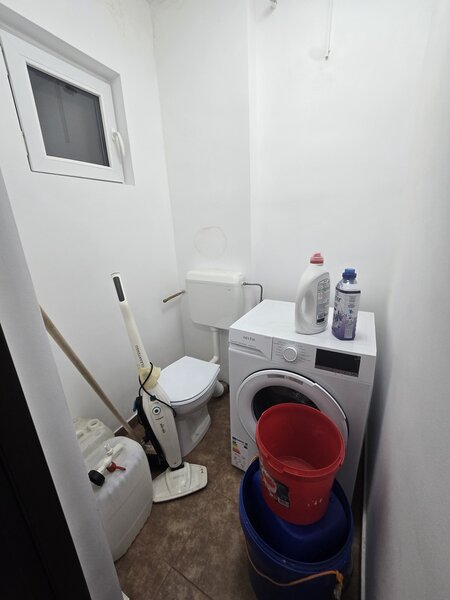 Gorjului, aproape de metrou, apartament 3 camere, 2 bai cu geam, bloc 1981.